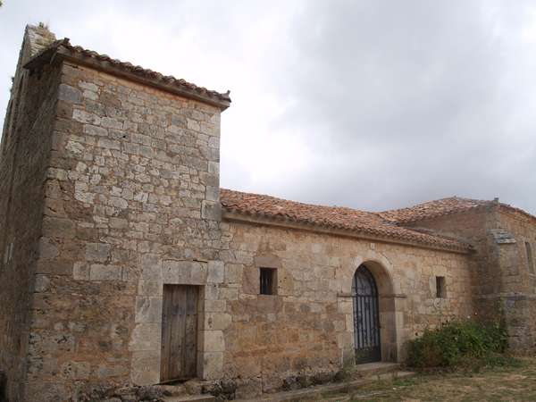 Iglesia de San Román, una de las dos que tiene La Molina de Ubierna.